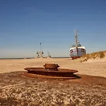 ホテル Strandhotel Klitrosen 3*