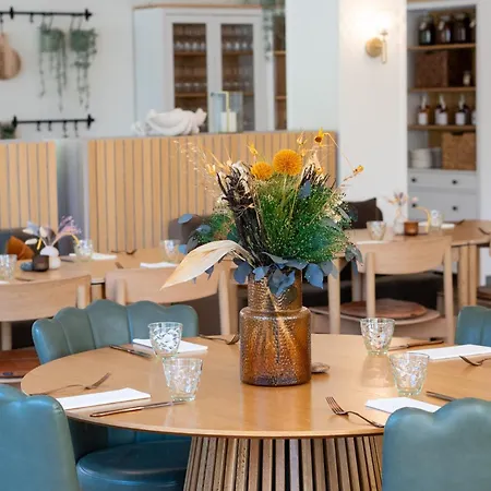 Strandhotel Klitrosen فندق