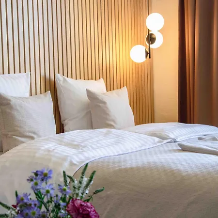 فندق Strandhotel Klitrosen 3*